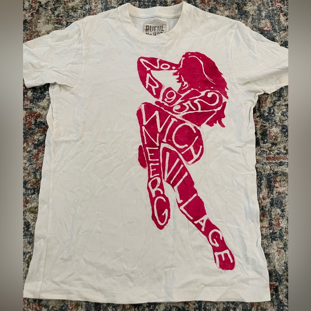 Ruehl No. 925 Graphic T-shirt Size Small